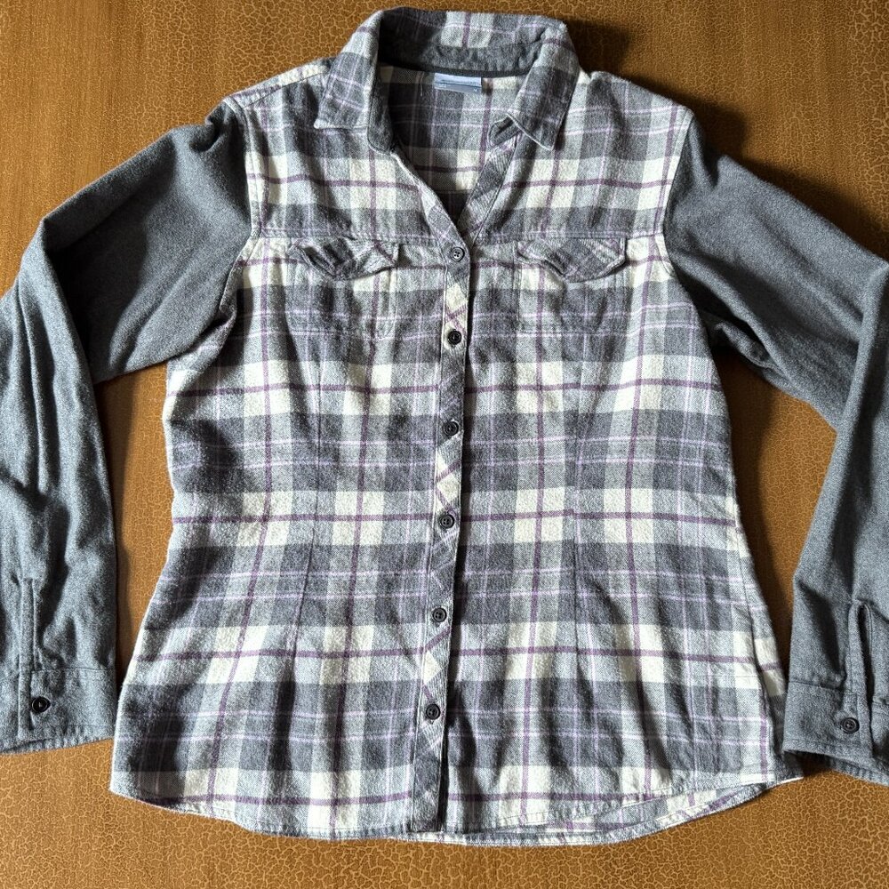 Columbia Flannel Long Sleeve Button Shirt - Size Medium